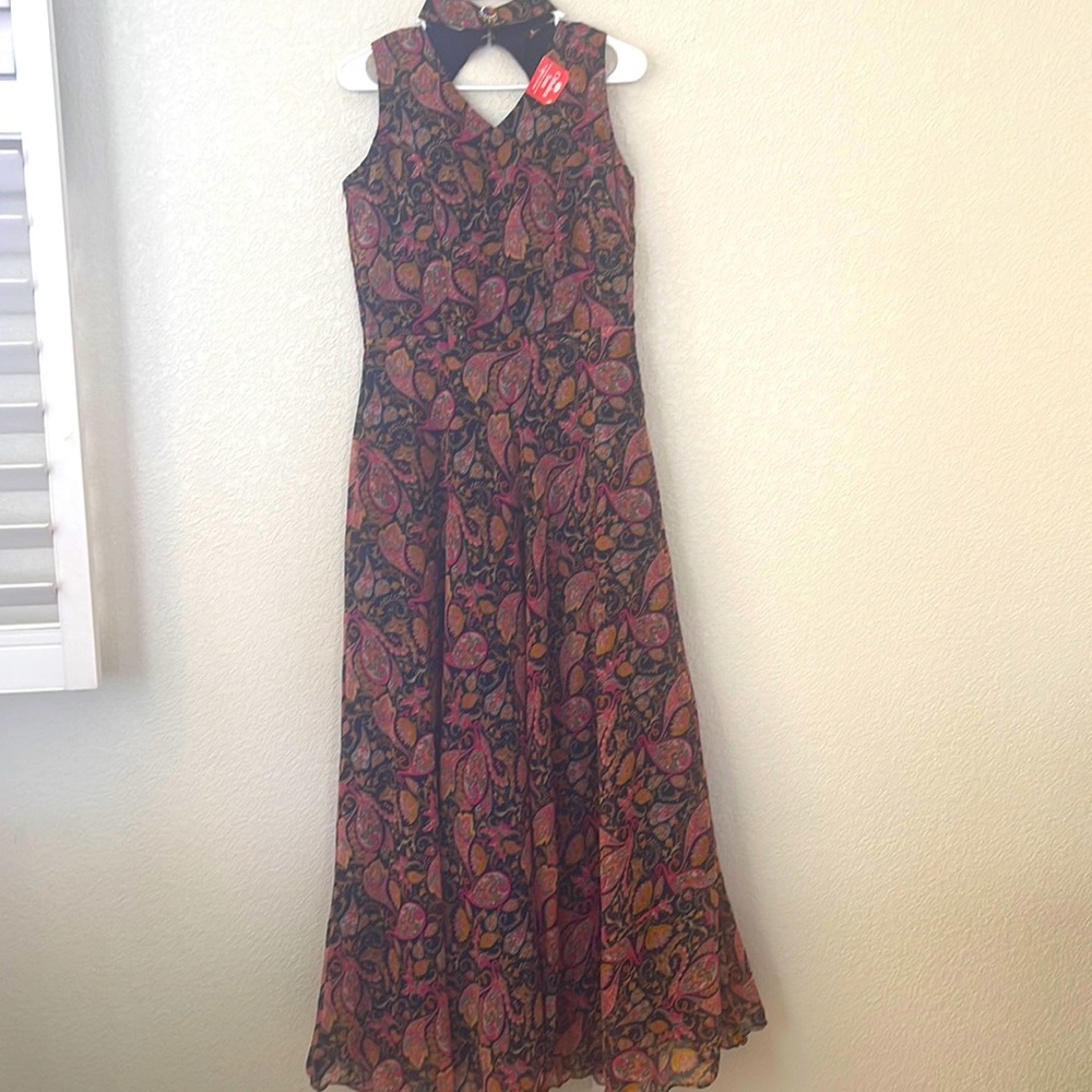 Beautiful brand new Indian dress in multicolor.